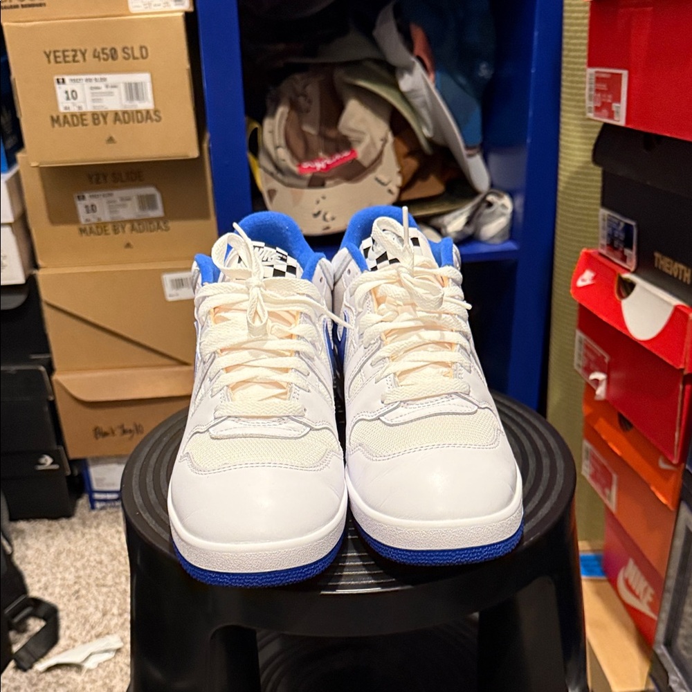 Nike Men's Sneakers in White and Blue